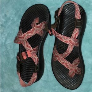 Chaco coral size 8